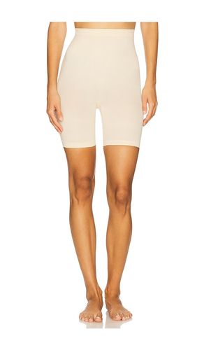 Seamless Sculpt Mid Thigh Short in Nude. - size M (also in S, XXL) - SKIMS - Modalova