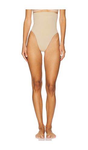 Seamless Sculpt High Waist Thong in Tan. - size L (also in M, S, XL, XS, XXL, XXS) - SKIMS - Modalova