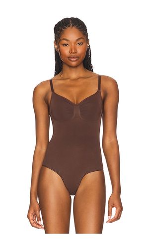 Seamless Sculpt Bodysuit Brief in Chocolate. - size S (also in XL) - SKIMS - Modalova
