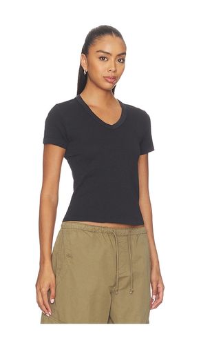 Worn in Jersey Baby V Neck Tee in Black. - size L (also in M, S) - SKIMS - Modalova