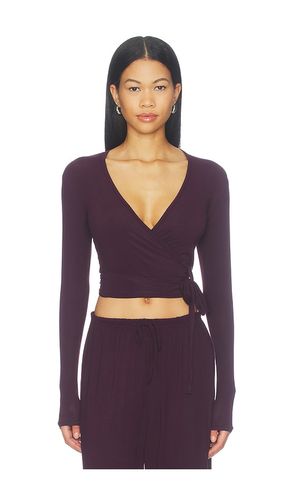 Cloud Sleep Wrap Top in Wine. - size XXS (also in XS, S, M, L) - SKIMS - Modalova