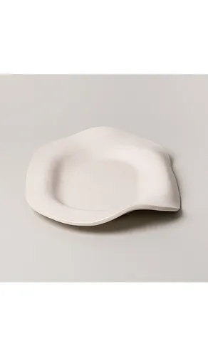 SIN Manta Oval Platter in Cream - SIN - Modalova