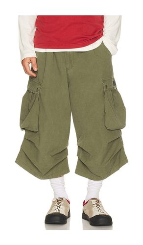 Oversized Cargo Shorts in . - size L (also in M, XL) - Strike Oil - Modalova