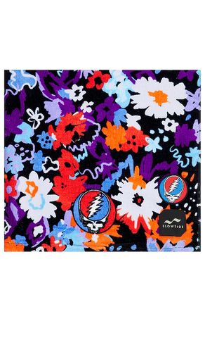 Dead Flowers Beach Towel in - Slowtide - Modalova