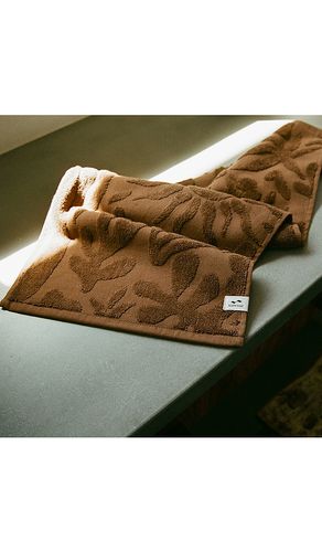 Sunny Sculpted Hand Towel in - Slowtide - Modalova