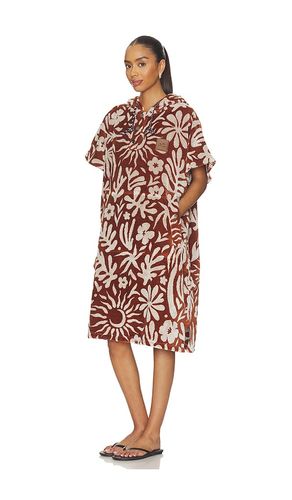 Sunny Poncho in . Taglia S-M. Also in - Slowtide - Modalova