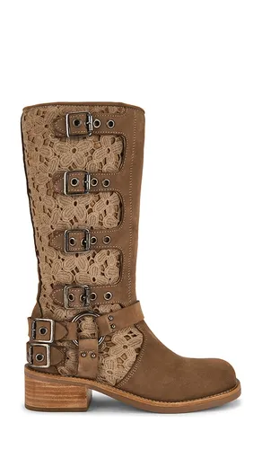 Rocky Floral Boots in . Size 6.5. Also in 7.5, 8 - Steve Madden - Modalova