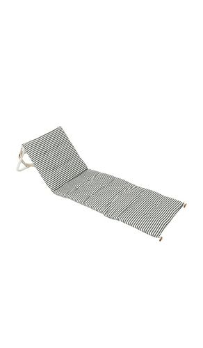 Reclining Beach Chair in Olive - Sunnylife - Modalova