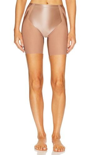 Booty Lifting Short in Beige. - size L (also in M, S) - SPANX - Modalova