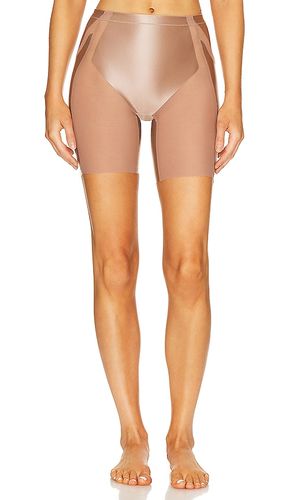 Shapeâ¢ Booty-Lifting Mid-Thigh Short in Beige. - size L (also in XL/1X) - SPANX - Modalova
