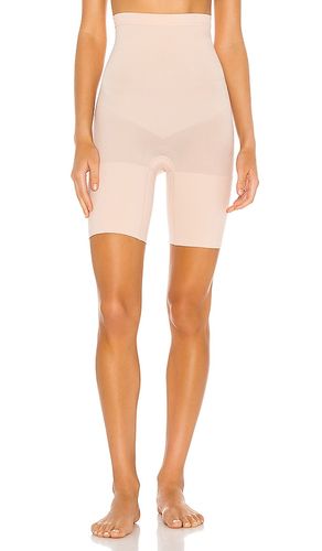 Sculptâ¢ Seamless Power High-Waisted Mid-Thigh Short in Beige. - size S (also in L) - SPANX - Modalova