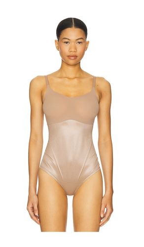 Shape Invisible Cami Thong Bodysuit in Nude. - size L (also in XL) - SPANX - Modalova