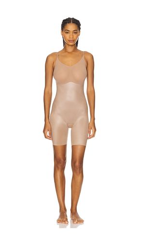 Shape Invisible Shaping Closed Bust Mid-thigh Bodysuit in Taupe. - size 1X (also in L, XL, XS) - SPANX - Modalova