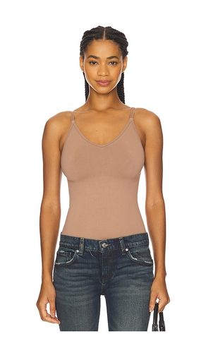 Sculpt Thong Bodysuit in Taupe. - size M (also in S, XL) - SPANX - Modalova
