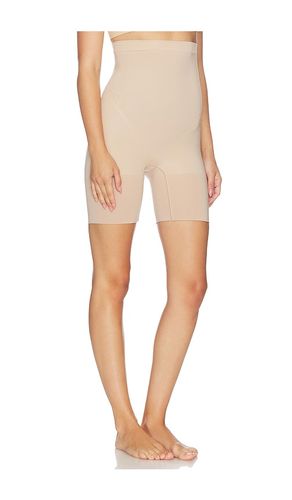 Sculpt Gofigure High Waist Mid Thigh Short in Cream. - size XL (also in XXL) - SPANX - Modalova