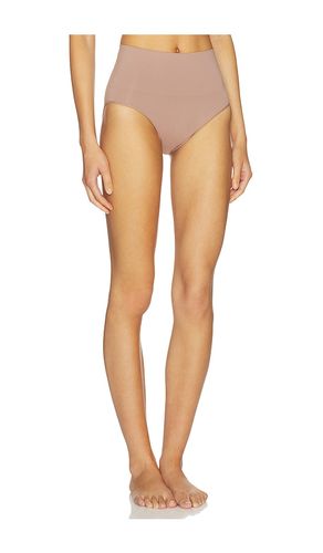 Shape Extraordinary Brief in Taupe. - size L (also in S, XL, XS, XXL) - SPANX - Modalova