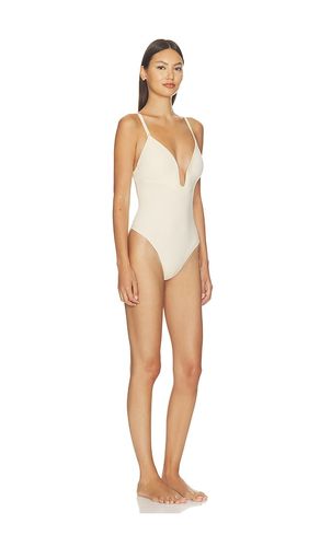 Suit Your Fancy Plunge Low Back Thong Bodysuit in Tan. - size XS (also in S, M, XXL/2X) - SPANX - Modalova