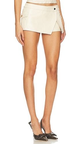 Odessa Leather Skort in . Size L. Also in M, S, XL - superdown - Modalova