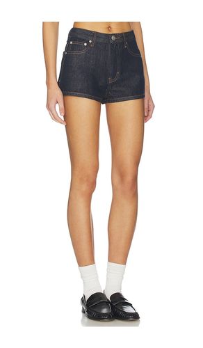 Fleure Denim Short in . Size 23. Also in 24, 25, 26, 27, 28, 29, 30 - superdown - Modalova