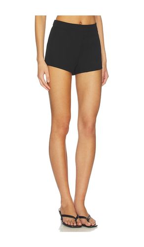 Ava Hot Short in . Size L. Also in M, S, XXS - superdown - Modalova