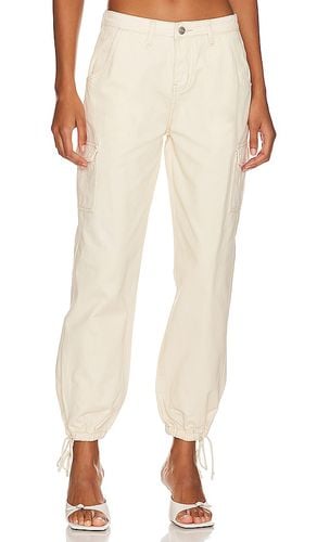 Kayla Jogger Pant in Ivory. - size 24 (also in 26, 27, 28, 29, 30, 31, 32) - superdown - Modalova