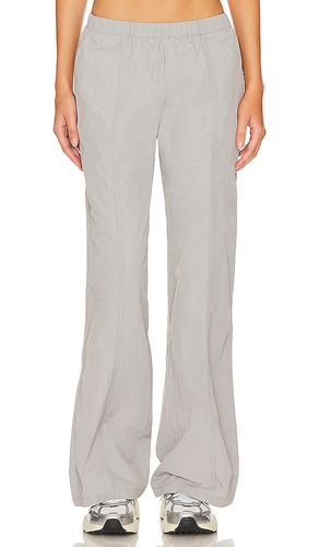 Deona Parachute Pant in . Taglia S, XS - superdown - Modalova