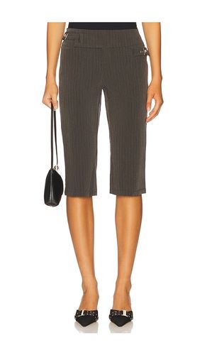 Katrina Capri in . Size M. Also in S, XS - superdown - Modalova
