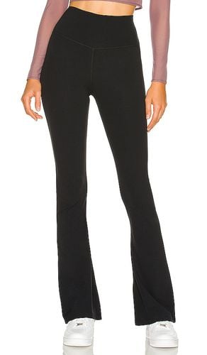 Raquel High Waist Airweight Flare in . Size XL - Splits59 - Modalova