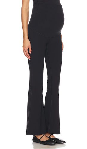 Raquel Airweight Maternity Flare Pant in . Taglia XS - Splits59 - Modalova