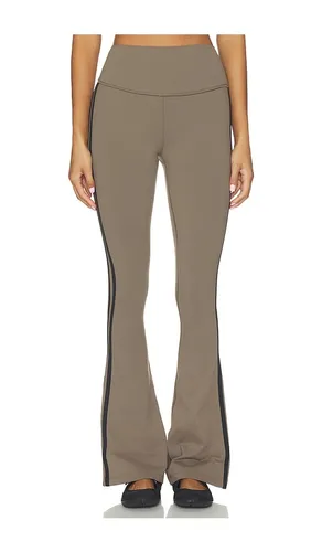 Raquel Highwaist Supplex Flare 32 Legging in Olive. - size L (also in M, S, XL, XS) - Splits59 - Modalova