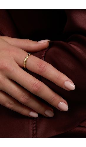 Northern Star Diamond Ring in . Size 6. Also in 7, 8 - STONE AND STRAND - Modalova