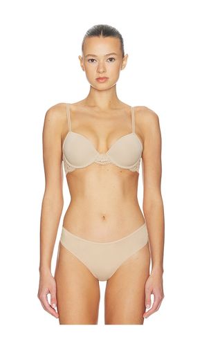 Divine Multi-way T-shirt Bra in Nude. - size 32B (also in 32C, 34C, 34DD, 36B, 36C) - Skarlett Blue - Modalova