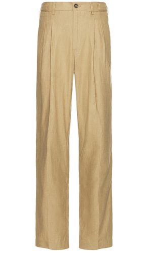 Straight Fit Pleated Pant in Brown. - size 32 (also in 36) - Scotch & Soda - Modalova