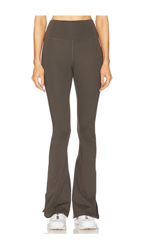 Beau Pant in Olive. - size L (also in M, S, XL, XS) - STRUT-THIS - Modalova