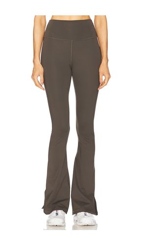 Beau Pant in Olive. - size L (also in M, S, XS) - STRUT-THIS - Modalova