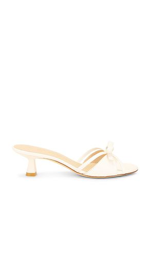 Sandalia felicity bow 50 en color talla 10 en - Cream. Talla 10 (también en 6, 6.5, 7, 7.5, 8, 8.5, 9) - Stuart Weitzman - Modalova