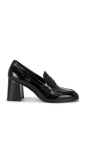 Vera Loafer in . Size 10. Also in 6, 6.5, 7, 7.5, 8, 8.5, 9 - Stuart Weitzman - Modalova