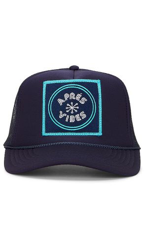 Apres Vibes Hat in Blue - Friday Feelin - Modalova