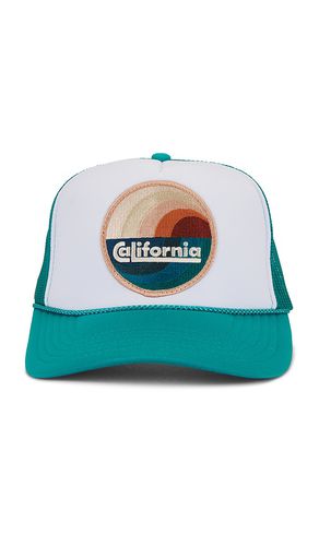 California Waves Hat in Green - Friday Feelin - Modalova