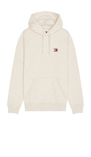 Badge Hoodie in Cream. - size S (also in XL/1X) - Tommy Jeans - Modalova