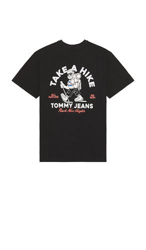 Outdoors Novelty Tee in . - size L (also in M, S, XL/1X) - Tommy Jeans - Modalova