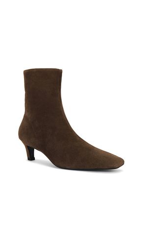 Estelle Boot in . Size 5. Also in 6, 6.5, 7, 7.5, 8, 8.5, 9 - Tony Bianco - Modalova
