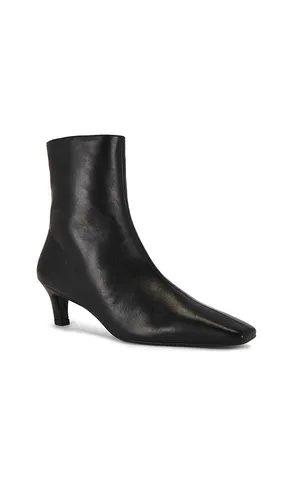 Estelle Boot in . Size 10. Also in 5.5, 6 - Tony Bianco - Modalova