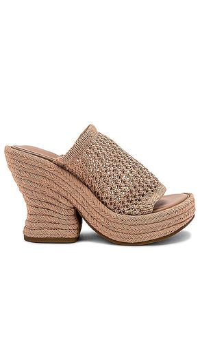 Matrix Wedge in . Size 7, 8, 9 - Tony Bianco - Modalova
