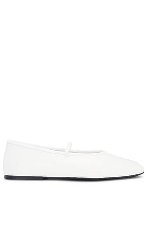 Martinez Flat in White. - size 10 (also in 5, 9.5) - Tony Bianco - Modalova