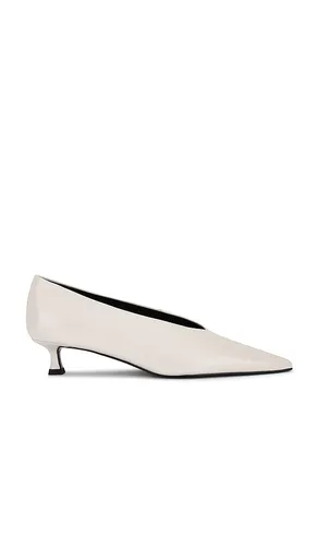 Cherry Pump in . Size 10. Also in 5, 6.5, 7, 7.5, 8, 8.5, 9, 9.5 - Tony Bianco - Modalova