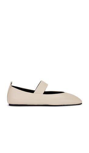 Hawaii Flat in Cream. - size 5 (also in 5.5, 6, 6.5, 7, 7.5, 8, 8.5, 9, 9.5) - Tony Bianco - Modalova
