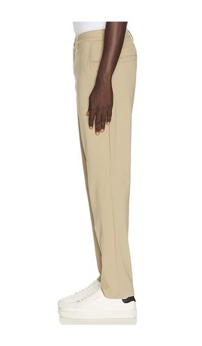Legacy Stretchknit Pants in Brown. - size 30 (also in 32, 33, 34, 36) - TravisMathew - Modalova