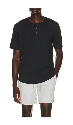 Cloud Henley Tee in . Size L. Also in S, XL/1X - TravisMathew - Modalova