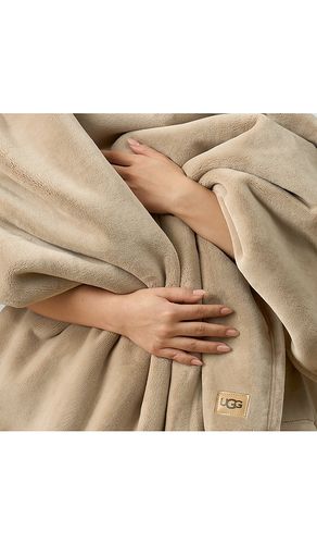 UGG Home Coco Throw Blanket in Tan - UGG Home - Modalova